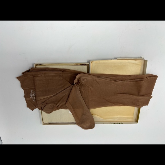 Vintage Silk Stockings set of three - Picture 6 of 8